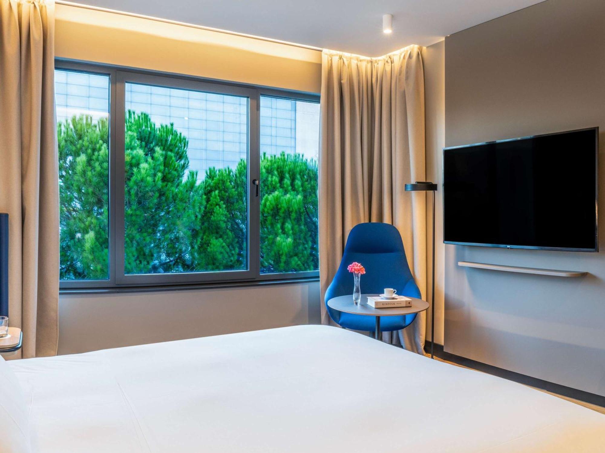 Готель Pullman Madrid Airport & Feria Екстер'єр фото